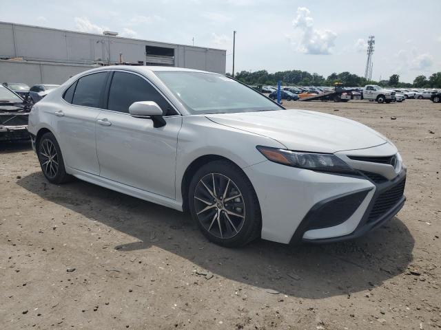 4T1G11AK2RU208772 - 2024 TOYOTA CAMRY SE NIGHT SHADE WHITE photo 4