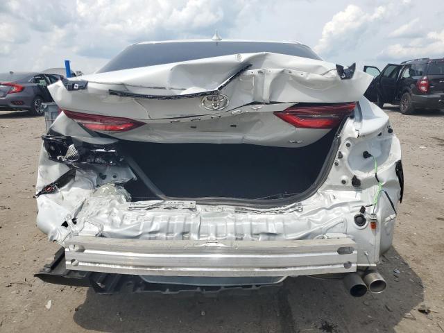 4T1G11AK2RU208772 - 2024 TOYOTA CAMRY SE NIGHT SHADE WHITE photo 6