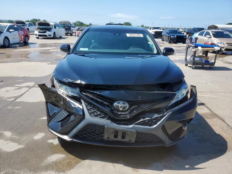 4T1B11HK0JU151945 - 2018 TOYOTA CAMRY L 黑色 照片 5