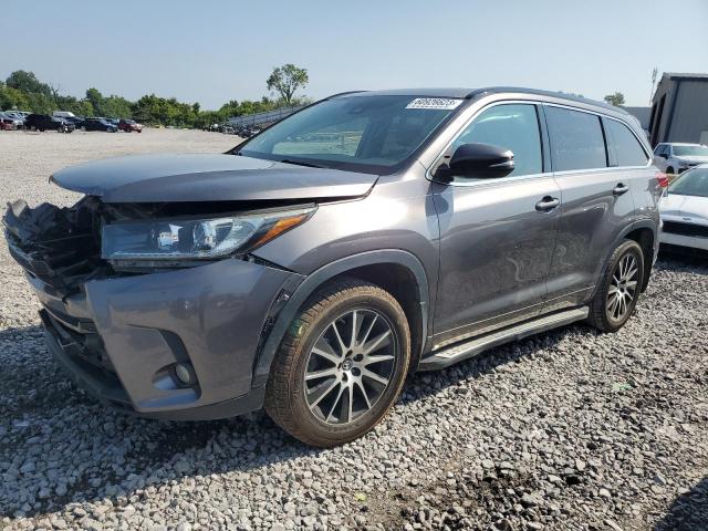 5TDKZRFH5JS530138 - 2018 TOYOTA HIGHLANDER SE SILVER photo 1