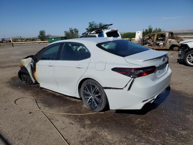 4T1G11AK0PU110191 - 2023 TOYOTA CAMRY SE NIGHT SHADE WHITE photo 2