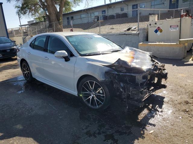 4T1G11AK0PU110191 - 2023 TOYOTA CAMRY SE NIGHT SHADE WHITE photo 4