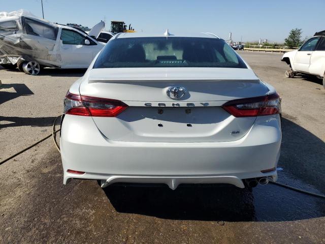 4T1G11AK0PU110191 - 2023 TOYOTA CAMRY SE NIGHT SHADE WHITE photo 6