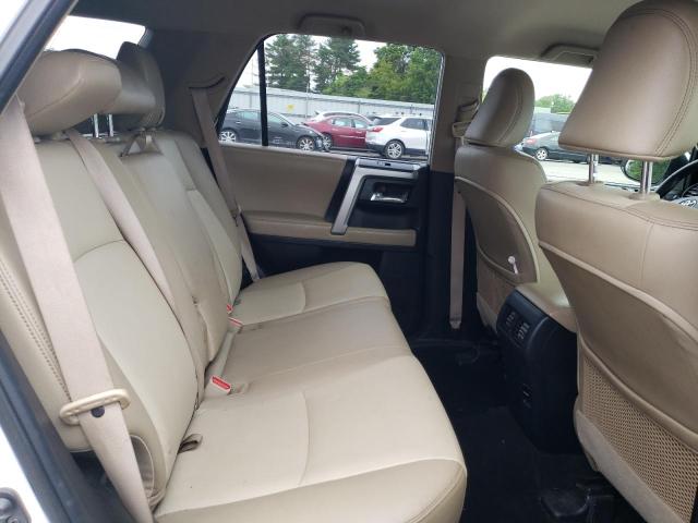 JTEBU5JR7J5540243 - 2018 TOYOTA 4RUNNER SR5/SR5 PREMIUM 白色 照片 11