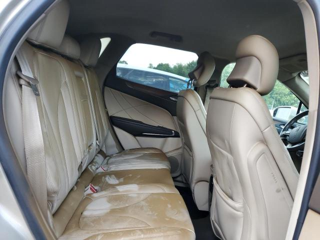 5LMCJ2D95HUL54706 - 2017 LINCOLN MKC SELECT Ոսկեգույն լուսանկար 11