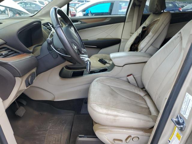 5LMCJ2D95HUL54706 - 2017 LINCOLN MKC SELECT Ոսկեգույն լուսանկար 7