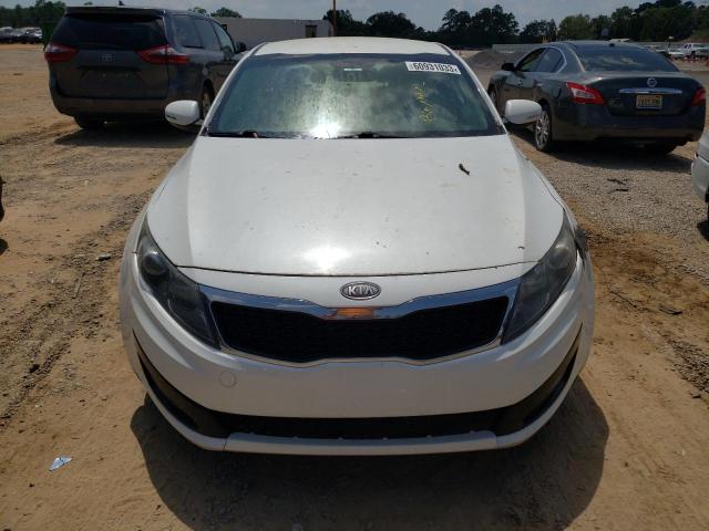 KNAGM4A72C5271541 - 2012 KIA OPTIMA LX WHITE photo 5