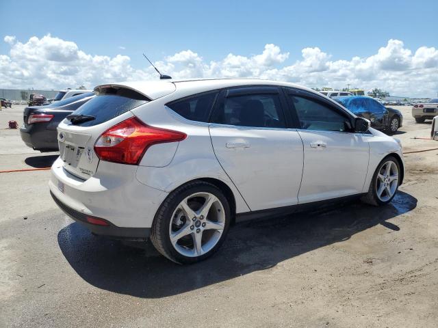 1FAHP3N2XCL402451 - 2012 FORD FOCUS TITANIUM WHITE photo 3