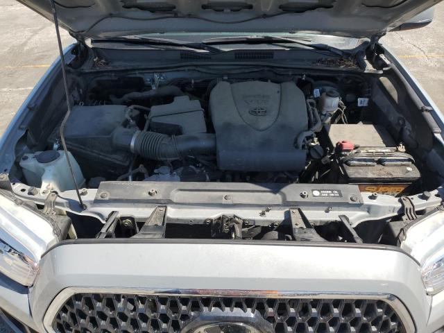 3TMDZ5BN1JM045511 - 2018 TOYOTA TACOMA DOUBLE CAB Grau Foto 11