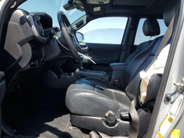 3TMDZ5BN1JM045511 - 2018 TOYOTA TACOMA DOUBLE CAB Grau Foto 7