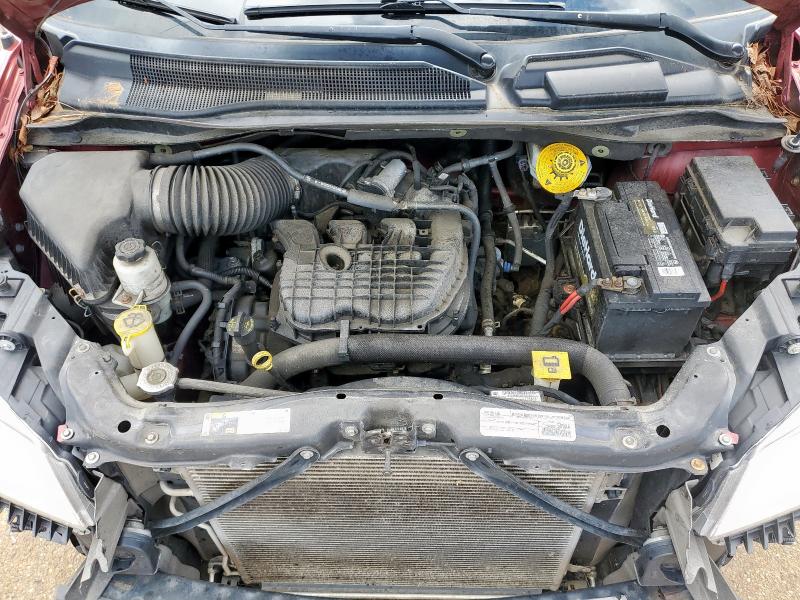 2C4RC1CG4GR200389 - 2016 CHRYSLER TOWN & COU TOURING L RED photo 12