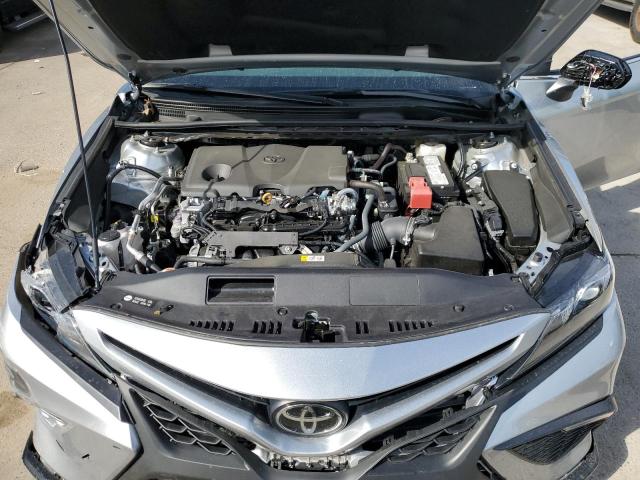 4T1T11AK3RU857284 - 2024 TOYOTA CAMRY SE NIGHT SHADE SILVER photo 11