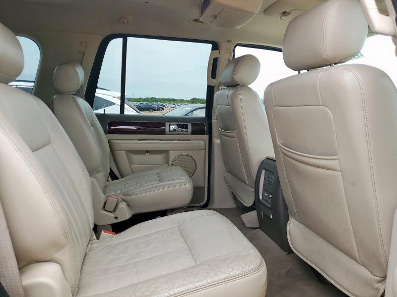 5LMFU27R54LJ41819 - 2004 LINCOLN NAVIGATOR BLACK photo 11