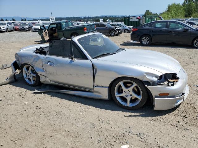 JM1NB353730301650 - 2003 MAZDA MX-5 MIATA BASE SILVER photo 4