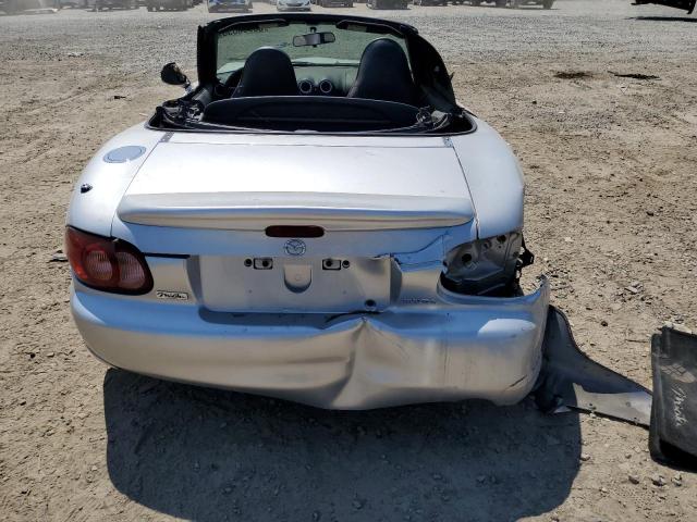 JM1NB353730301650 - 2003 MAZDA MX-5 MIATA BASE SILVER photo 6
