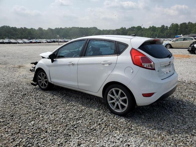 3FADP4EJ8KM106207 - 2019 FORD FIESTA SE WHITE photo 2