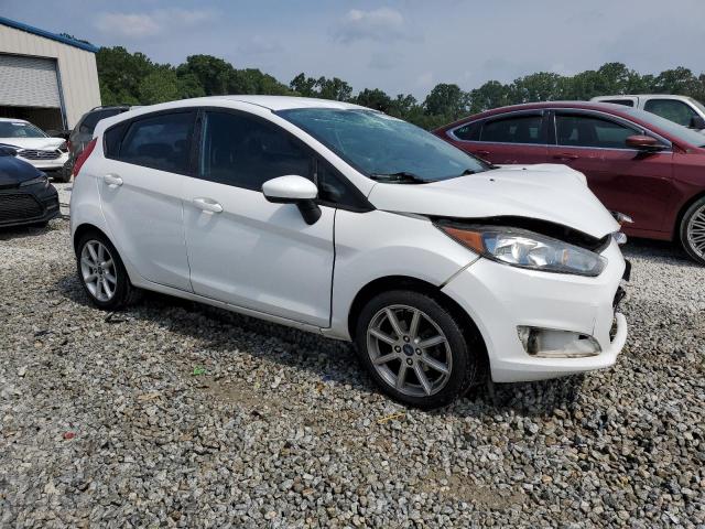 3FADP4EJ8KM106207 - 2019 FORD FIESTA SE WHITE photo 4