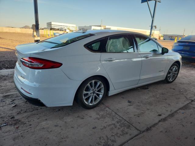 3FA6P0LU6KR137828 - 2019 FORD FUSION SE 白色 照片 3