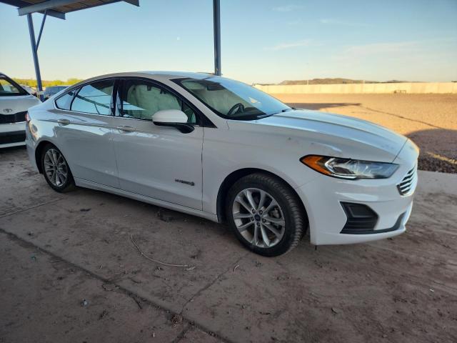 3FA6P0LU6KR137828 - 2019 FORD FUSION SE 白色 照片 4