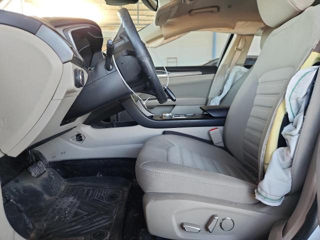 3FA6P0LU6KR137828 - 2019 FORD FUSION SE 白色 照片 7