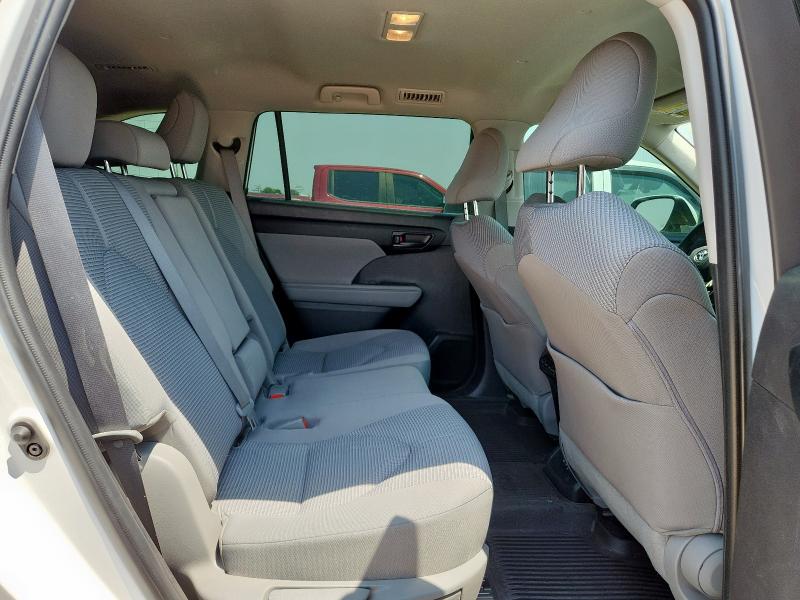 5TDBZRBH1NS592664 - 2022 TOYOTA HIGHLANDER L WHITE photo 11