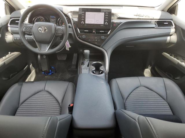 4T1G11AKXPU800613 - 2023 TOYOTA CAMRY SE NIGHT SHADE SILVER photo 8