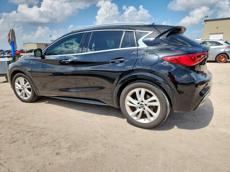 SJKCH5CP1HA019543 - 2017 INFINITI QX30 BASE BLACK photo 2