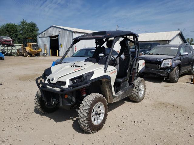 3JBKKAP22GJ001677 - 2016 CAN-AM COMMANDER 1000 XT WHITE photo 2