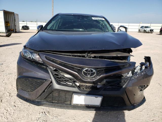 4T1G11AK6PU114617 - 2023 TOYOTA CAMRY SE NIGHT SHADE GRAY photo 5