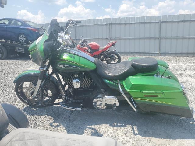 1HD1PZ81XBB958666 - 2011 HARLEY-DAVIDSON FLHXSE2 GREEN photo 3