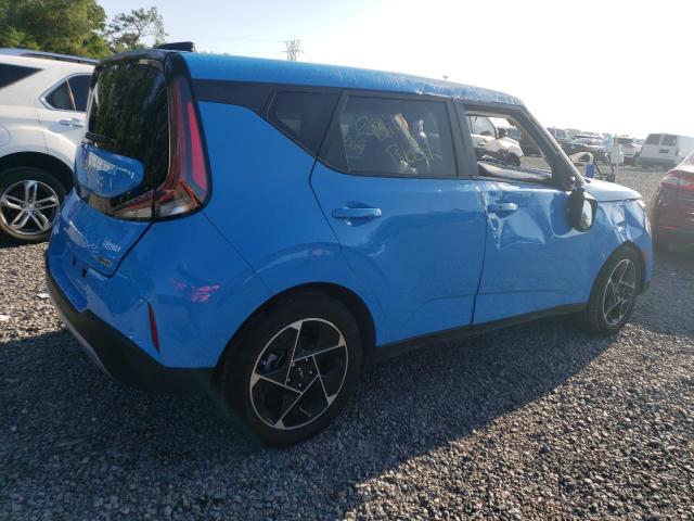 KNDJ33AU4P7196718 - 2023 KIA SOUL EX BLUE photo 3