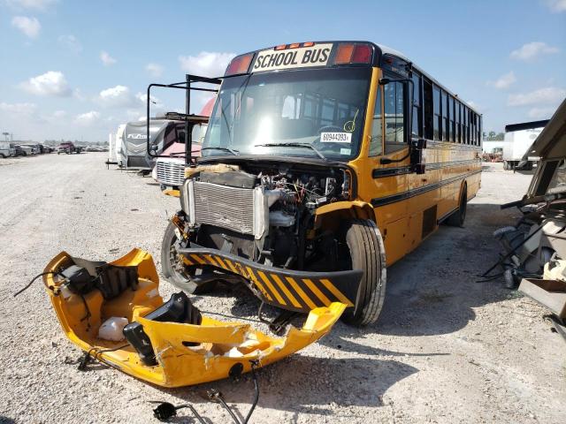 4UZABRDT1HCHR3938 - 2017 FREIGHTLINER CHASSIS B2B YELLOW photo 2