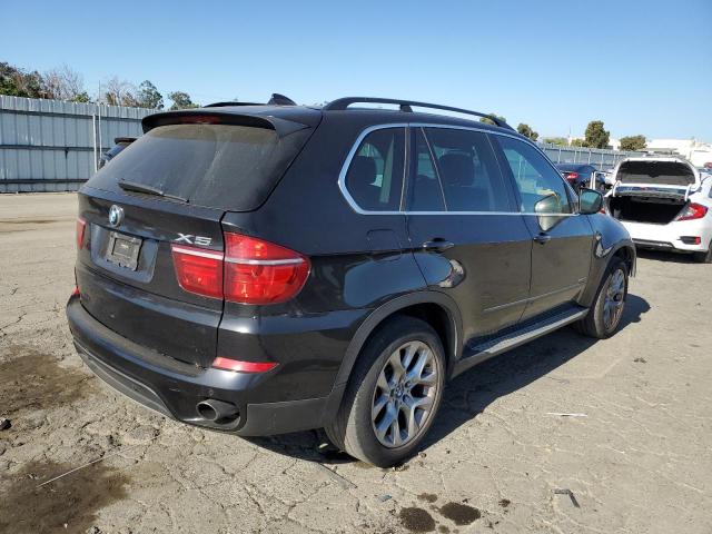 5UXZV4C59D0G54381 - 2013 BMW X5 XDRIVE35I BLACK photo 3