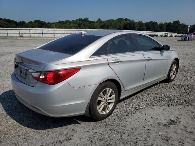 5NPEB4AC9CH403787 - 2012 HYUNDAI SONATA GLS SILVER photo 3