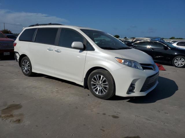 5TDYZ3DC6LS034265 - 2020 TOYOTA SIENNA XLE WHITE photo 4