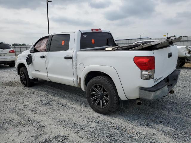 5TBDV54188S497464 - 2008 TOYOTA TUNDRA CREWMAX WHITE photo 2