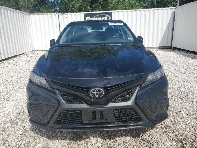 4T1G11AK3RU888570 - 2024 TOYOTA CAMRY SE NIGHT SHADE BLACK photo 5