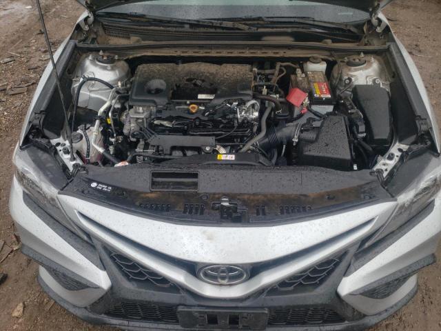 4T1G11AK4PU145414 - 2023 TOYOTA CAMRY SE NIGHT SHADE SILVER photo 11