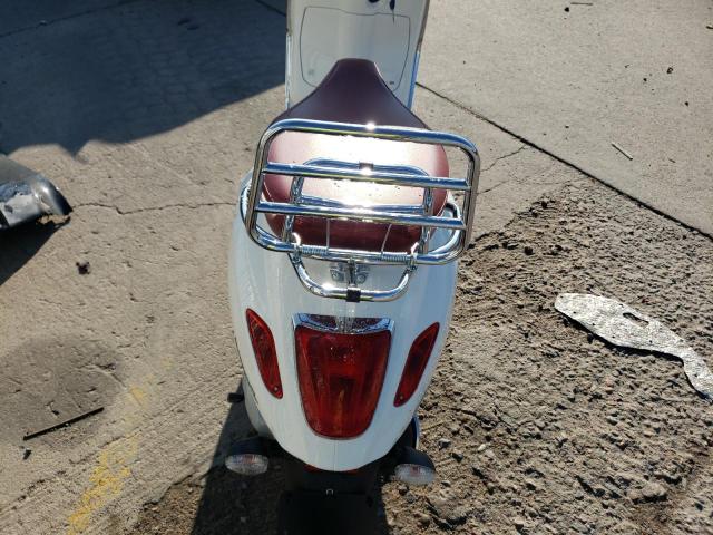 ZAPM818G0F5102152 - 2015 VESPA SPRINT 150 3V WHITE photo 6