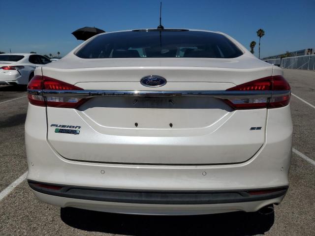 3FA6P0PU4JR110510 - 2018 FORD FUSION SE PHEV WHITE photo 6