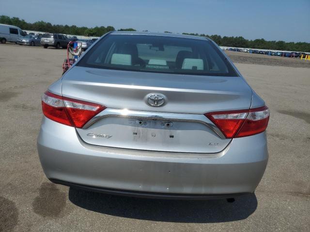 4T4BF1FK0GR532939 - 2016 TOYOTA CAMRY LE 银色 照片 6
