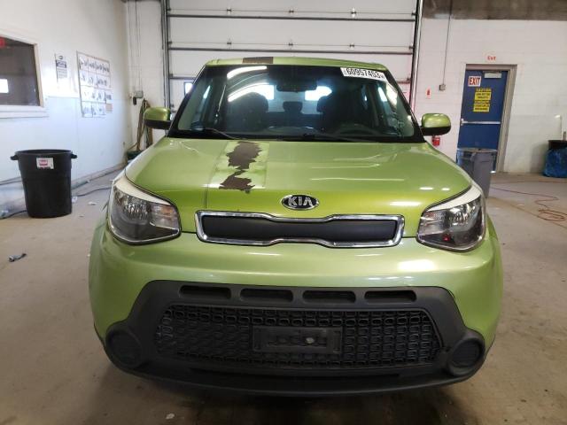 KNDJN2A25E7718840 - 2014 KIA SOUL GREEN photo 5