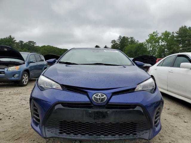 2T1BURHE8HC834875 - 2017 TOYOTA COROLLA L BLUE photo 5