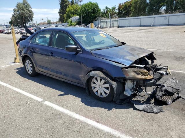 3VW1K7AJ1EM372477 - 2014 VOLKSWAGEN JETTA BASE ლურჯი ფოტო 4