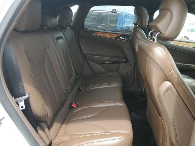 5LMTJ3DH2GUJ12869 - 2016 LINCOLN MKC RESERVE თეთრი ფოტო 11