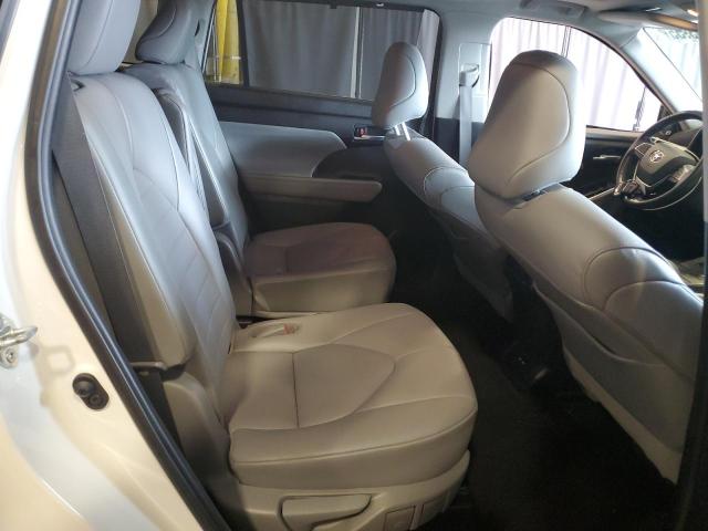 5TDHZRBH8MS546421 - 2021 TOYOTA HIGHLANDER XLE WHITE photo 11