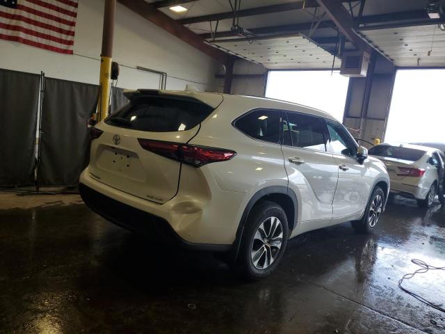 5TDHZRBH8MS546421 - 2021 TOYOTA HIGHLANDER XLE WHITE photo 3