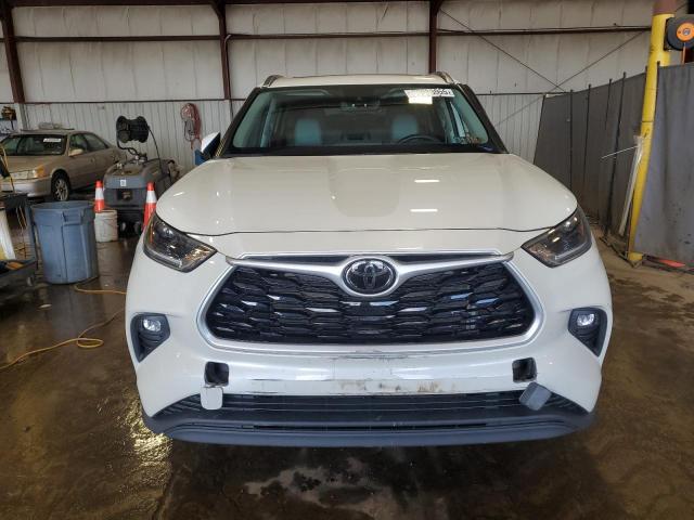 5TDHZRBH8MS546421 - 2021 TOYOTA HIGHLANDER XLE WHITE photo 5