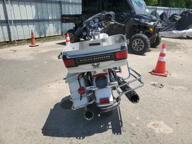 1HD1FCW142Y619028 - 2002 HARLEY-DAVIDSON FLHTCUI 白色 照片 4