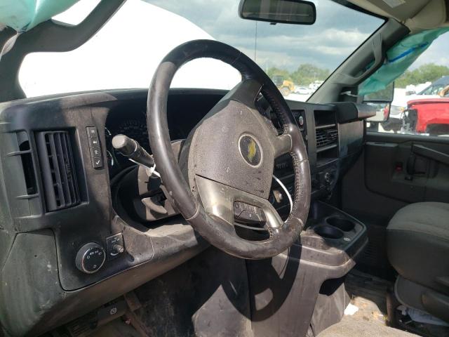 1GB0GRFG0K1369320 - 2019 CHEVROLET EXPRESS G3 WHITE photo 8